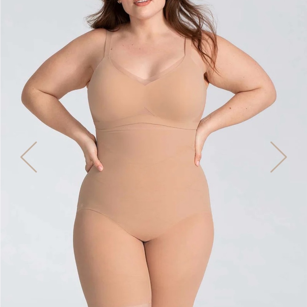 Honeylove Cropped Superpower Short